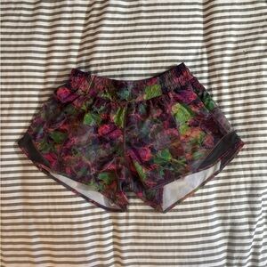 Lululemon Hotty Hot Shorts 2.5"